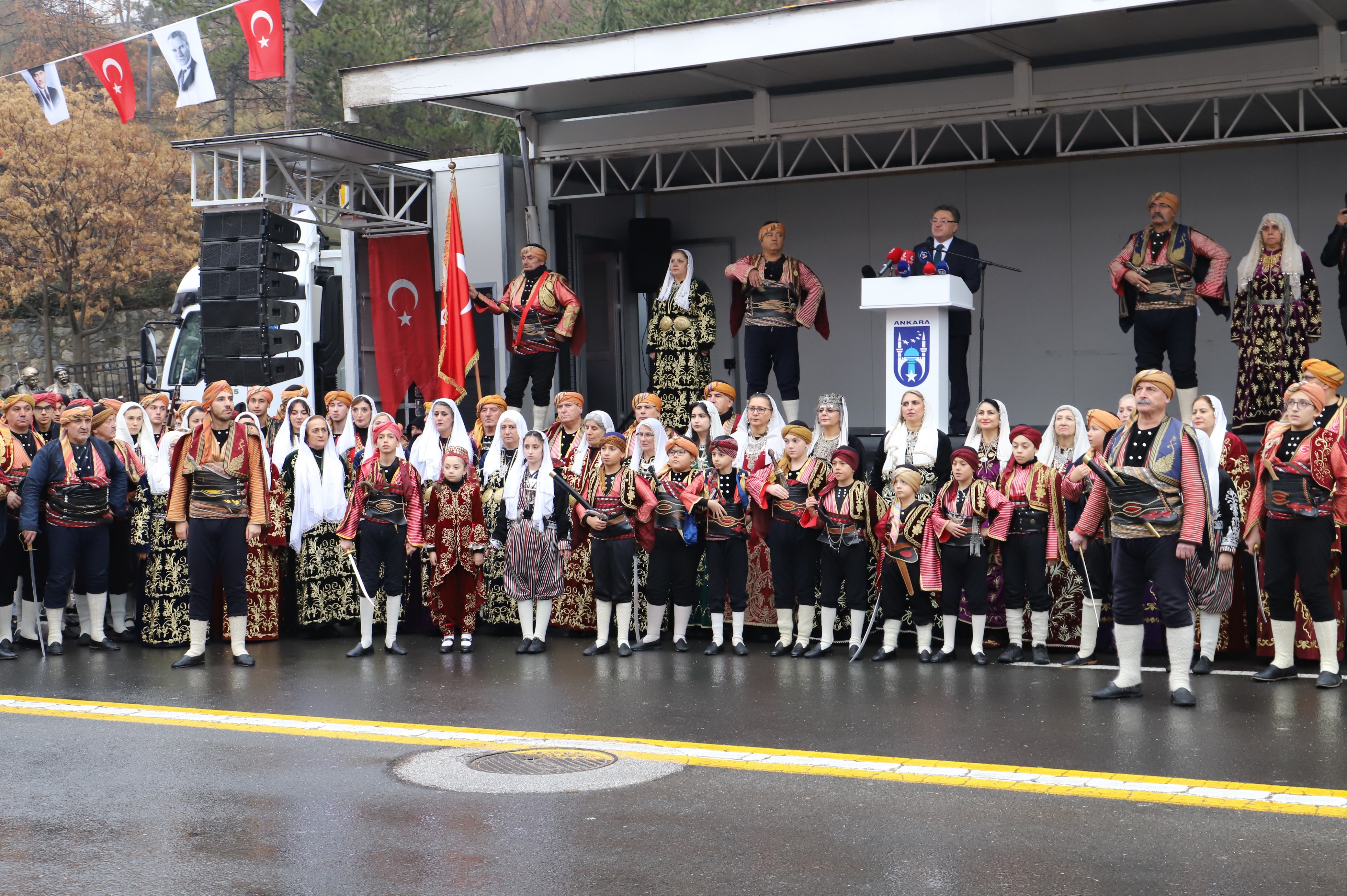 Dikmen’de  (32)